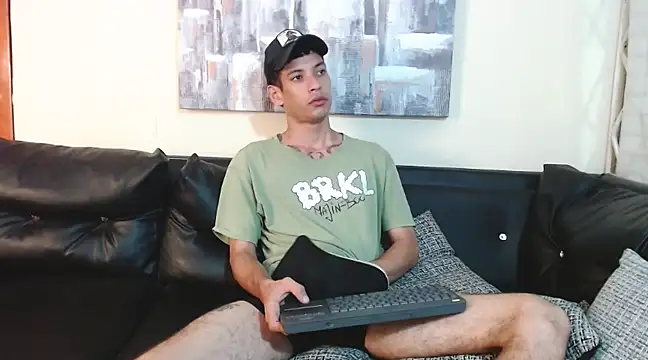 Snapshot of biigjhonny chatting on 02/18/25, 04:15 biigjhonny online show from 02/18/25, 04:15