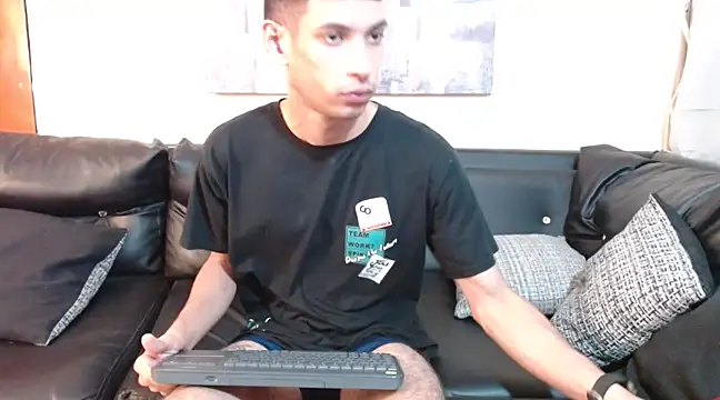 Snapshot of biigjhonny chatting on 03/05/25, 06:33 biigjhonny online show from 03/05/25, 06:33