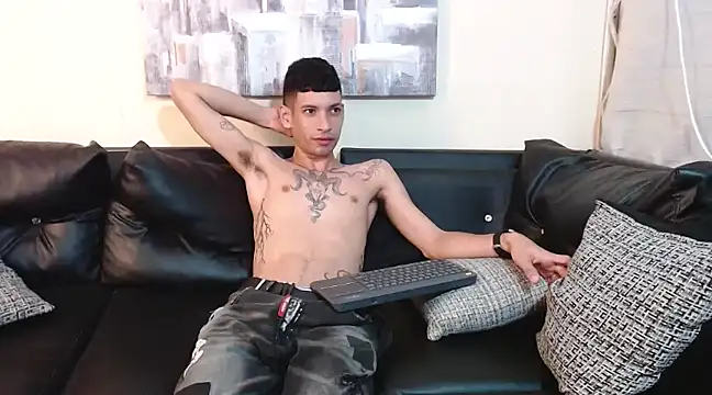 Snapshot of biigjhonny chatting on 03/05/25, 09:38 biigjhonny online show from 03/05/25, 09:38