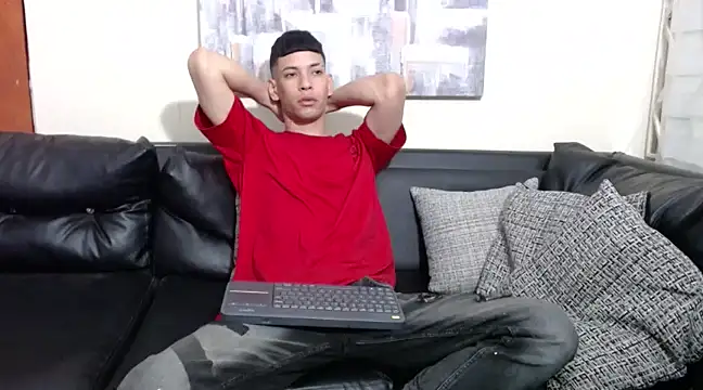 Snapshot of biigjhonny chatting on 03/16/25, 02:21 biigjhonny online show from 03/16/25, 02:21