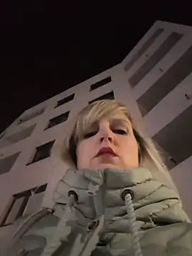 Sexybiene969 online show from 12/17/25, 05:08