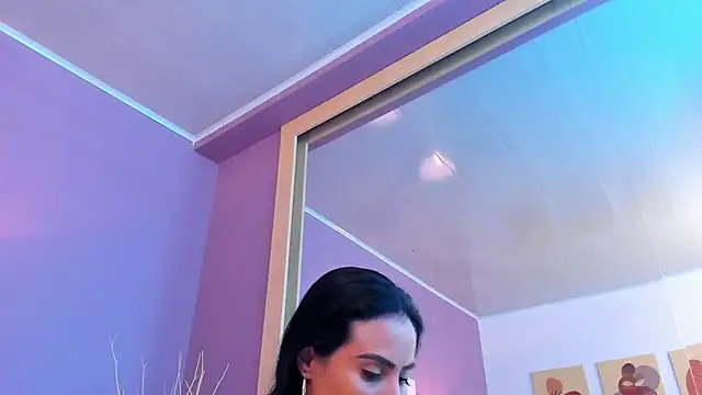 scarlet edwars online show from 02/18/25, 03:10