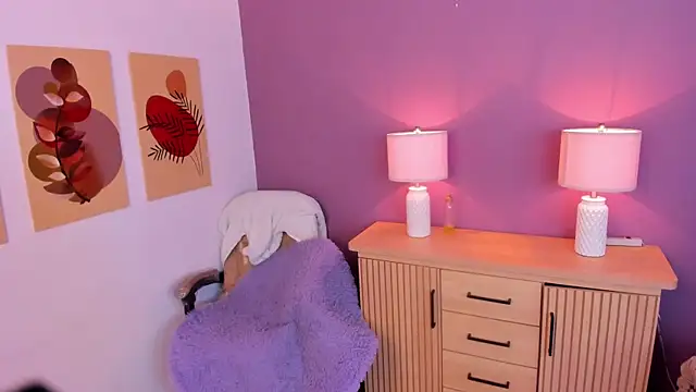 scarlet edwars online show from 03/03/25, 06:22