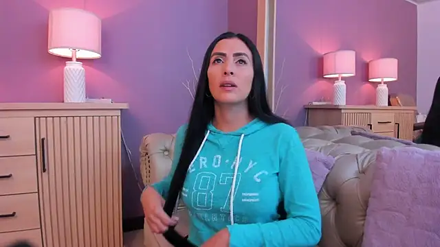 scarlet edwars online show from 03/07/25, 12:12