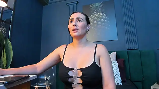 scarlet edwars online show from 04/06/26, 06:31