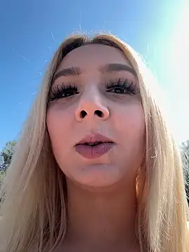 hotamanda01 online show from 02/26/26, 12:48