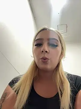 hotamanda01 online show from 03/12/26, 08:37