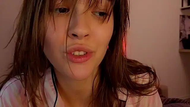 Snapshot of DemiDee chatting on 05/16/26, 05:56 DemiDee online show from 05/16/26, 05:56