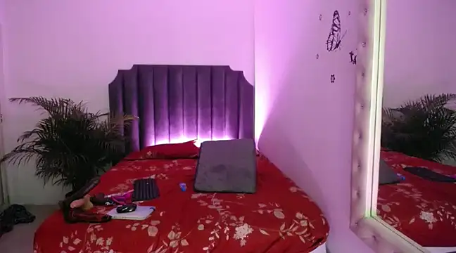 moree Queen online show from 02/09/25, 02:06