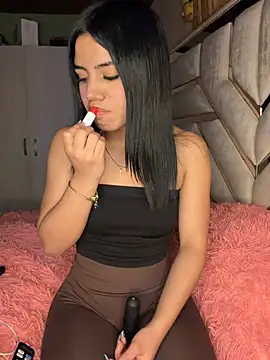 Laura-Khalifa online show from 02/06/26, 06:29