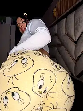 Laura-Khalifa online show from 03/23/26, 05:00