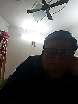 Snapshot of innocentboy1987 chatting on 03/04/25, 04:49 innocentboy1987 online show from 03/04/25, 04:49