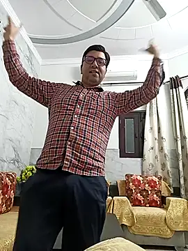 Snapshot of innocentboy1987 chatting on 03/17/25, 11:42 innocentboy1987 online show from 03/17/25, 11:42