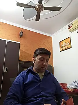 Snapshot of innocentboy1987 chatting on 11/07/25, 08:03 innocentboy1987 online show from 11/07/25, 08:03