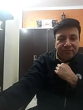 innocentboy1987 online show from 12/22/25, 05:15