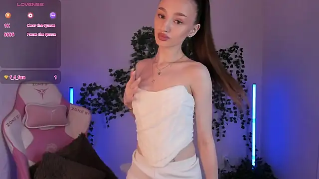 miiss  lulu online show from 03/04/25, 01:12