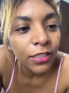 Snapshot of nicollesofia2 chatting on 05/16/26, 04:31 nicollesofia2 online show from 05/16/26, 04:31