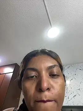Snapshot of nicollesofia2 chatting on 05/17/26, 04:32 nicollesofia2 online show from 05/17/26, 04:32