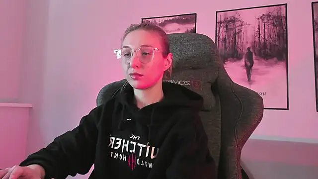 Snapshot of PhilippaAdamas chatting on 03/01/25, 08:45 PhilippaAdamas online show from 03/01/25, 08:45