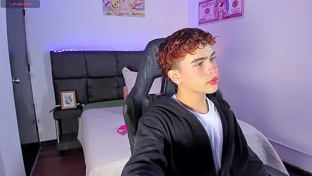 Aiiden 15 online show from 11/24/25, 12:49