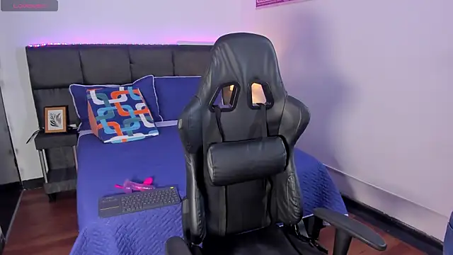 Aiiden 15 online show from 12/04/25, 12:58