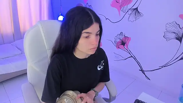 Snapshot of Isabela_Fiorelli chatting on 03/18/25, 12:03 Isabela Fiorelli online show from 03/18/25, 12:03