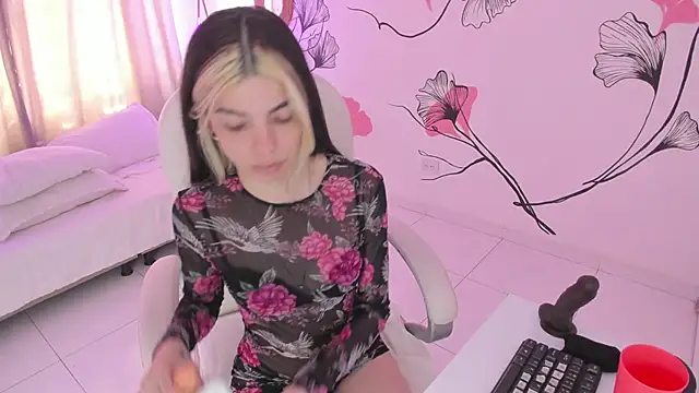 Snapshot of Isabela_Fiorelli chatting on 09/20/25, 01:56 Isabela Fiorelli online show from 09/20/25, 01:56