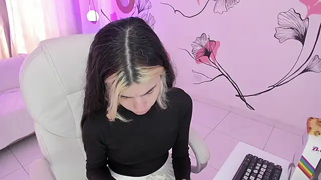 Snapshot of Isabela_Fiorelli chatting on 10/09/25, 01:20 Isabela Fiorelli online show from 10/09/25, 01:20