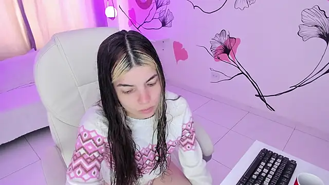 Snapshot of Isabela_Fiorelli chatting on 10/10/25, 02:05 Isabela Fiorelli online show from 10/10/25, 02:05