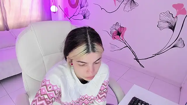 Snapshot of Isabela_Fiorelli chatting on 10/11/25, 01:20 Isabela Fiorelli online show from 10/11/25, 01:20