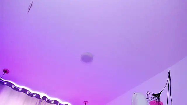 Snapshot of Isabela_Fiorelli chatting on 10/26/25, 01:17 Isabela Fiorelli online show from 10/26/25, 01:17