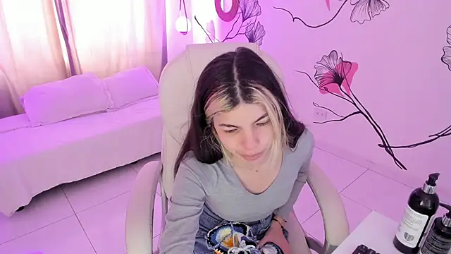 Snapshot of Isabela_Fiorelli chatting on 11/03/25, 01:12 Isabela Fiorelli online show from 11/03/25, 01:12