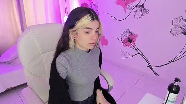 Snapshot of Isabela_Fiorelli chatting on 11/06/25, 01:12 Isabela Fiorelli online show from 11/06/25, 01:12