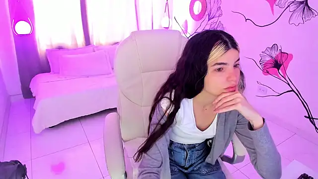 Snapshot of Isabela_Fiorelli chatting on 11/09/25, 01:09 Isabela Fiorelli online show from 11/09/25, 01:09