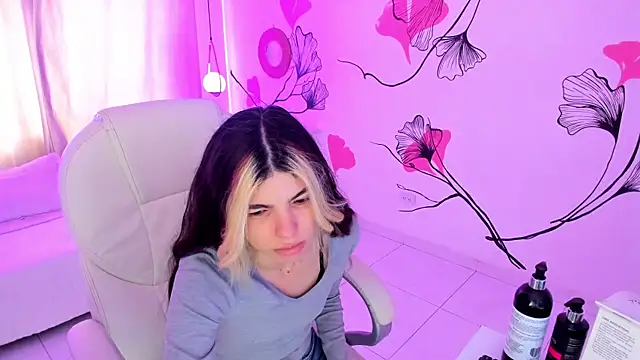 Snapshot of Isabela_Fiorelli chatting on 11/10/25, 12:37 Isabela Fiorelli online show from 11/10/25, 12:37