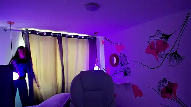 Snapshot of Isabela_Fiorelli chatting on 11/15/25, 01:18 Isabela Fiorelli online show from 11/15/25, 01:18