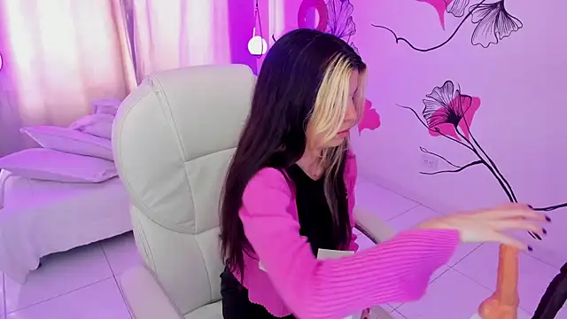 Snapshot of Isabela_Fiorelli chatting on 11/20/25, 01:00 Isabela Fiorelli online show from 11/20/25, 01:00