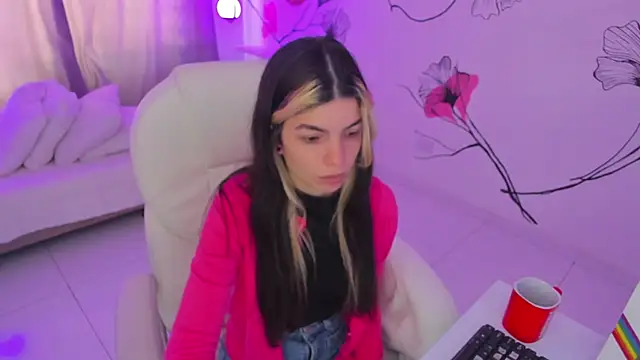 Snapshot of Isabela_Fiorelli chatting on 11/22/25, 01:10 Isabela Fiorelli online show from 11/22/25, 01:10