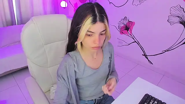 Snapshot of Isabela_Fiorelli chatting on 11/27/25, 01:24 Isabela Fiorelli online show from 11/27/25, 01:24