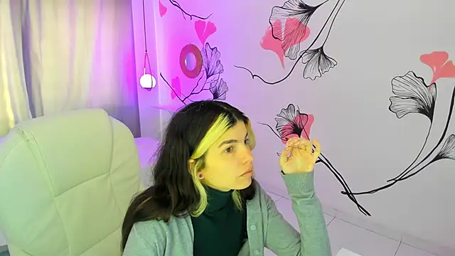 Snapshot of Isabela_Fiorelli chatting on 11/29/25, 01:03 Isabela Fiorelli online show from 11/29/25, 01:03