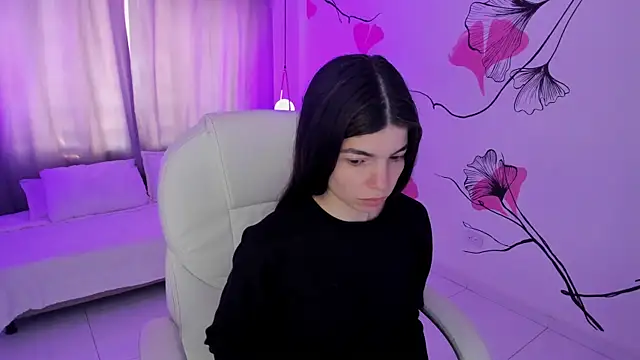 Snapshot of Isabela_Fiorelli chatting on 12/15/25, 01:15 Isabela Fiorelli online show from 12/15/25, 01:15