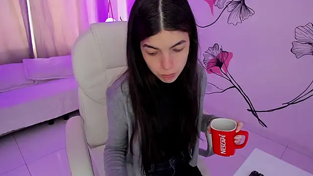 Snapshot of Isabela_Fiorelli chatting on 12/16/25, 01:05 Isabela Fiorelli online show from 12/16/25, 01:05