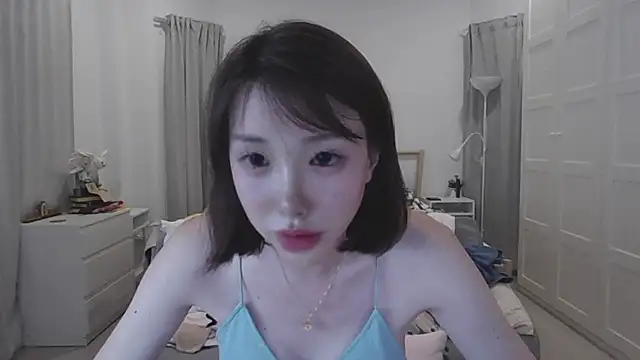 Snapshot of joycemilka chatting on 02/13/25, 01:37 joycemilka online show from 02/13/25, 01:37