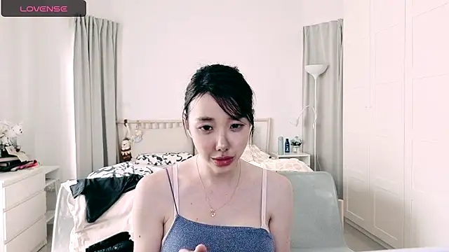 Snapshot of joycemilka chatting on 03/02/25, 05:01 joycemilka online show from 03/02/25, 05:01