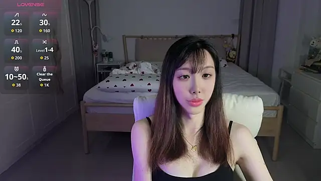 Snapshot of joycemilka chatting on 06/04/26, 01:06 joycemilka online show from 06/04/26, 01:06