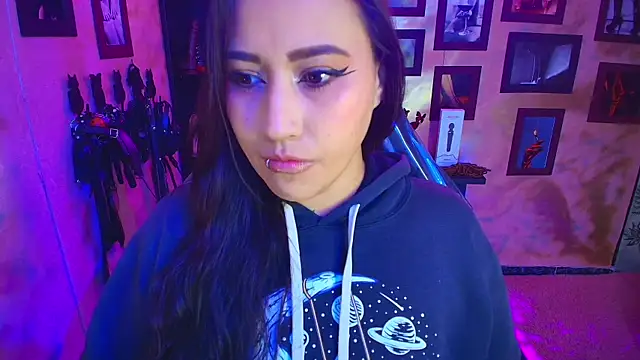 cherryy bombshelll online show from 10/07/25, 03:42