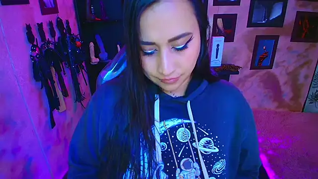 cherryy bombshelll online show from 10/17/25, 06:21