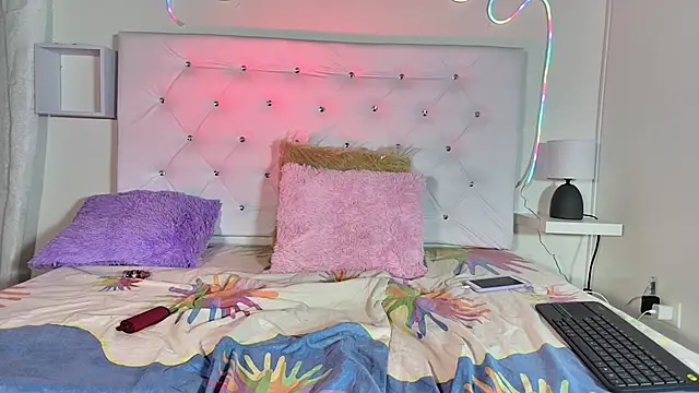 ariana smiith online show from 02/24/25, 10:25