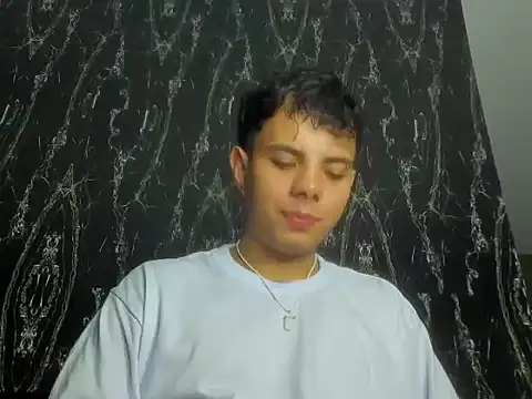 Snapshot of Alessandro_1610 chatting on 03/13/26, 05:25 Alessandro 1610 online show from 03/13/26, 05:25