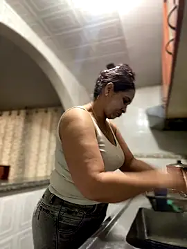 Carola-Ross online show from 10/25/25, 07:08